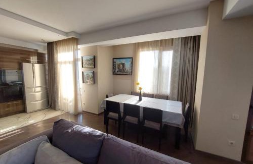 Tbilisi Apartment | Inviting Avlabar Top: 4-Star Apartment with Hot Tub