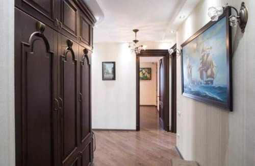 Tbilisi Apartment | Inviting Avlabar Top: 4-Star Apartment with Hot Tub