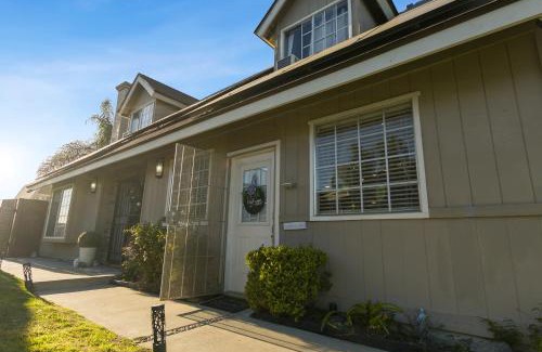 Vista House | Cozy Studio with Oceanfront Views and Firepit