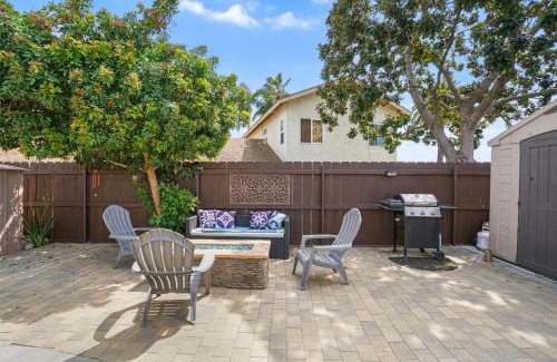 Vista House | Cozy Studio with Oceanfront Views and Firepit