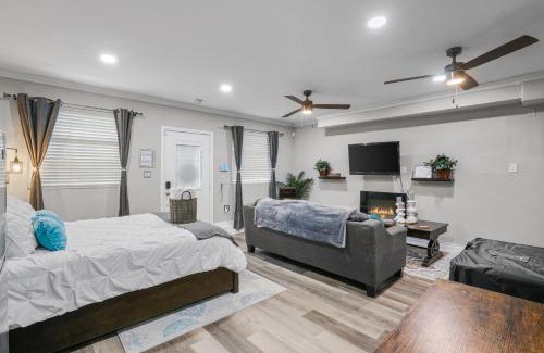 Vista House | Cozy Studio with Oceanfront Views and Firepit