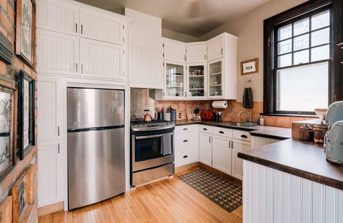 Mission District House | Guest Rated 10/10: Craftsman Home with Private Yard & Spa