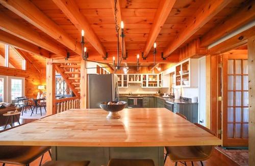 Faber House | Charming Lake View Cabin Near Wintergreen & Cville Attractions