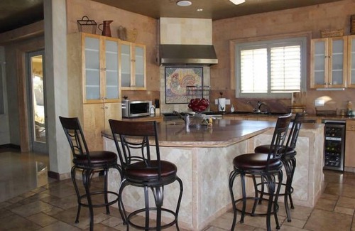 Sunrise Manor House | Unforgettable Desert Resort with Pool and Kitchen Amenities