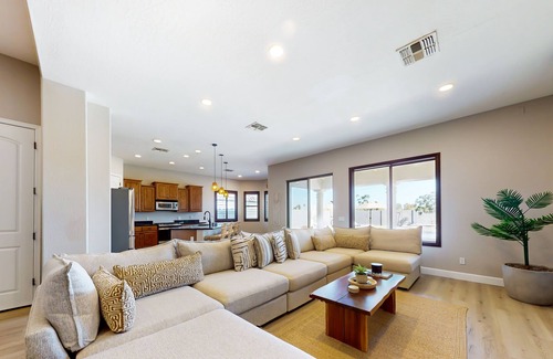 South Mountain House | Desert Oasis Retreat: Pool, Pet-Friendly & 10/10 Rated