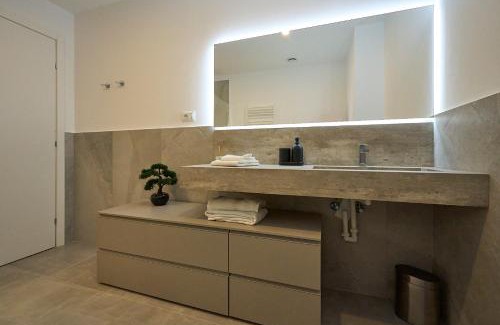 Milan Apartment | Modern Design House near DUOMO-NAVIGLI - Rated 10/10