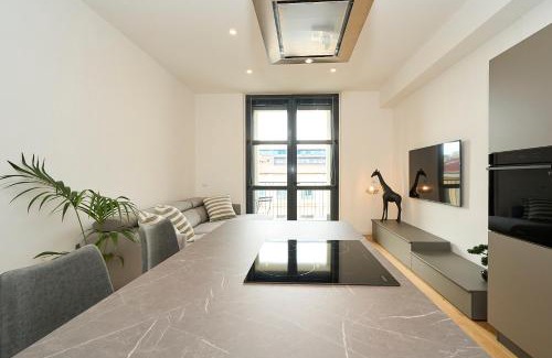 Milan Apartment | Modern Design House near DUOMO-NAVIGLI - Rated 10/10