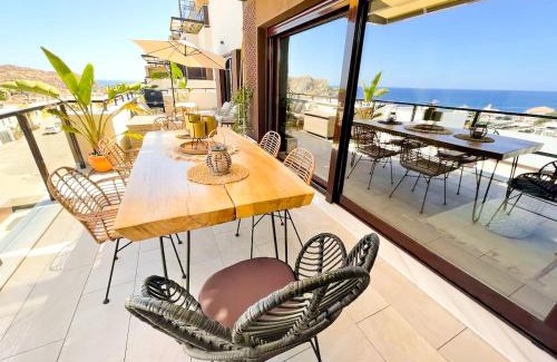 Aguilas Apartment | Designer Apartment with Breathtaking Sea Views & Pool