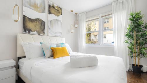 White Plains House | Luxury Designer Home near NYC with Free Parking