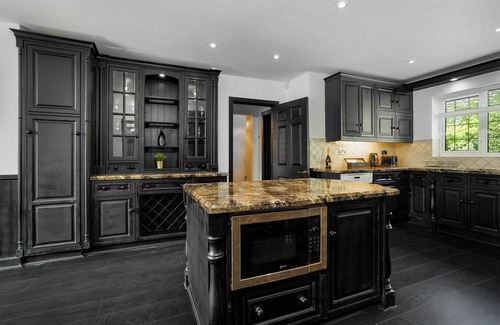 Lichfield Cottage | Elegant Designer Mansion in the West Midlands Countryside