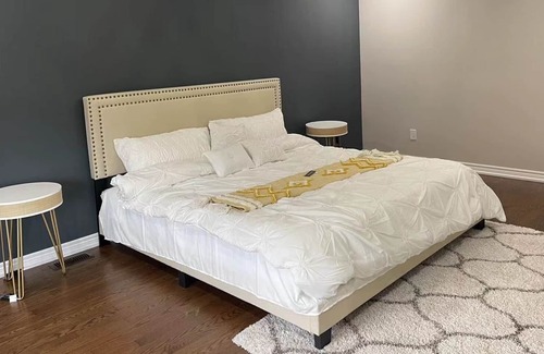York Regional Municipality House | Luxury Detached whole House with Finished Basement 6 bedrooms with 4.5 bathrooms