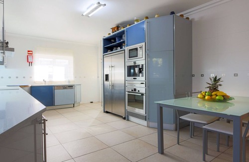 Vale de Parra Villa | Luxury Villa Alegria Steps from n/Galé Beach, 9.8 Rated