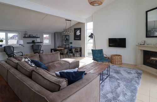 Makkum Cabin | Luxury detached villa on or near the beach