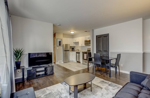 Royal Oak Apartment | Luxury Downtown Royal Oak Furnished Apartment