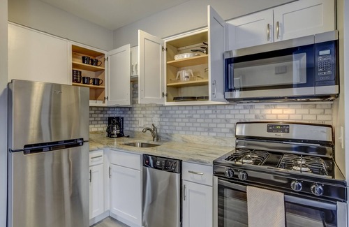 Royal Oak Apartment | Luxury Downtown Royal Oak Furnished Apartment