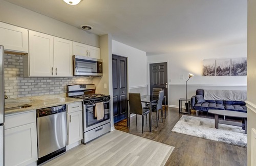 Royal Oak Apartment | Luxury Downtown Royal Oak Furnished Apartment
