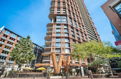 Gastown Apartment | Elegant Oceanfront Suite in Downtown Vancouver - Rated 9.2