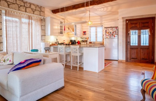 Hacımemis Villa | Elegant Duplex Villa with Pool and Garden in Alacati