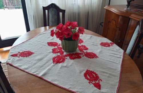 Sasad Apartment | Elegant Eagle Apartment - Pet Friendly with Great Amenities