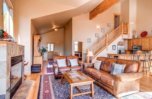 Three Peaks House | Exceptional Eagles Nest House with Pool & Close to Nature