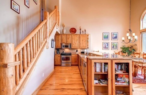 Three Peaks House | Exceptional Eagles Nest House with Pool & Close to Nature