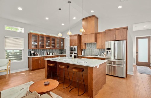 Holly Villa | Elegant East Austin Getaway with Pool and Ocean Views