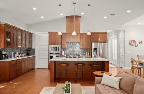 Holly Villa | Elegant East Austin Getaway with Pool and Ocean Views