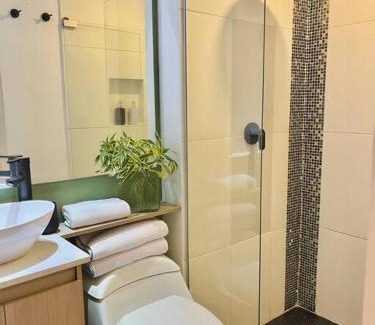 El Poblado Apartment | Elegant El Poblado Loft: Relax in Medellin's Heart