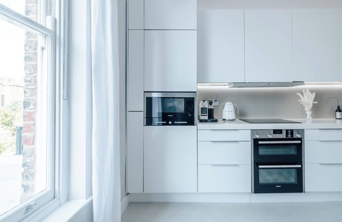 South Hampstead Apartment | Elegance Awaits at Period Haven with Relaxing Balcony Retreat