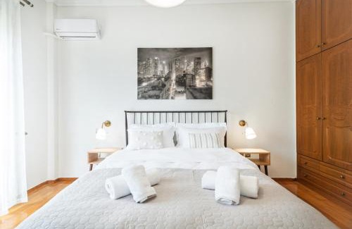Ilioupoli Apartment | Luxury, entire, 2-10 person apartment in ilioupoli