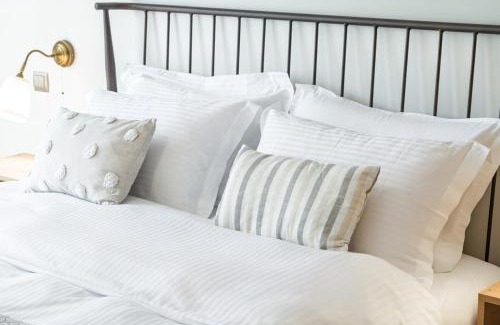 Ilioupoli Apartment | Luxury, entire, 2-10 person apartment in ilioupoli