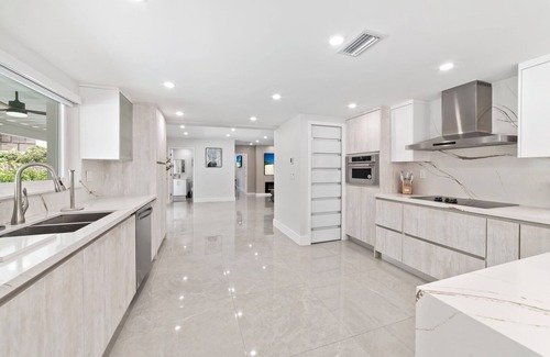 Country Club House | Premier Family Getaway with Heated Pool & Mini Golf