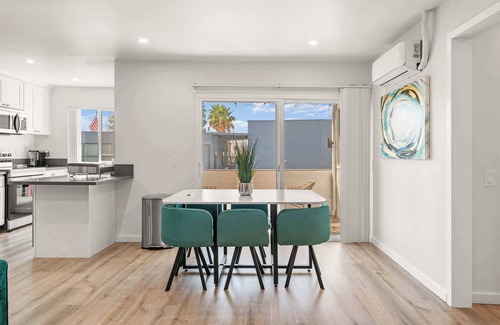 Altadena Apartment | Modern 2B2B Apartment Steps from Pasadena Old Town