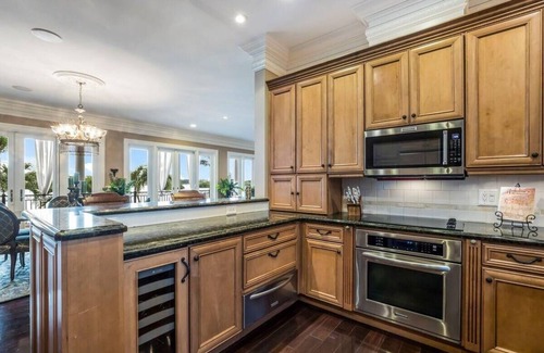 Sarasota House | Elegant Estate By The Bay - Poolside Retreat Near Beach