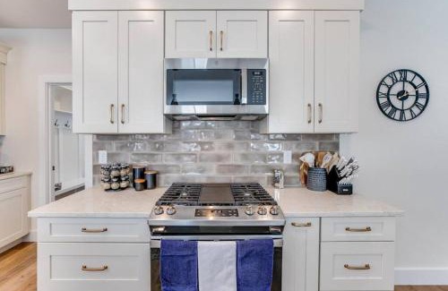 Wooded Estates House | Elegant Estate with Stadium Views, Perfect for Families