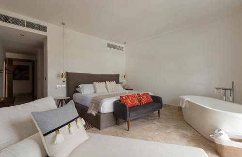 Playa Mujeres Apartment | Exclusive 3BR Apartment with Pool and Family Amenities