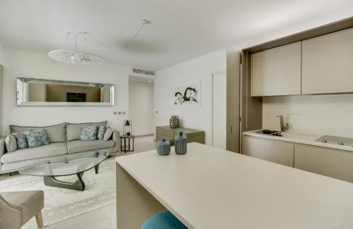 Saint-Tropez City Centre Apartment | Exclusive Oceanfront Resort with Spa and Private Pool
