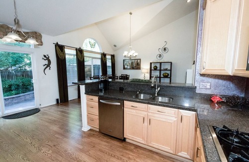 Centennial House | Pet-Friendly Executive Home Near Parker & DTC - Top Rated!