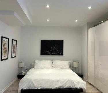 Glen Abbey House | Elegant Executive Studio - Guest Rated 9/10 & Family Friendly