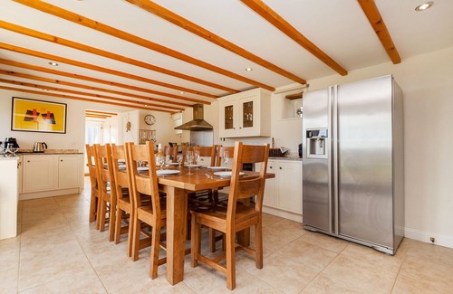 Helford Passage House | Family Retreat with Spectacular Views and Top Amenities