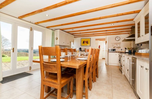 Helford Passage House | Family Retreat with Spectacular Views and Top Amenities