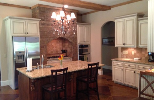 Oxford House | Perfect Family Retreat Near Campus with Spa & Hot Tub