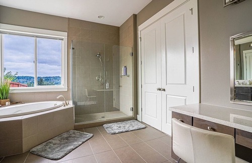Education Hill House | Family Retreat with Scenic Sammamish Valley Views