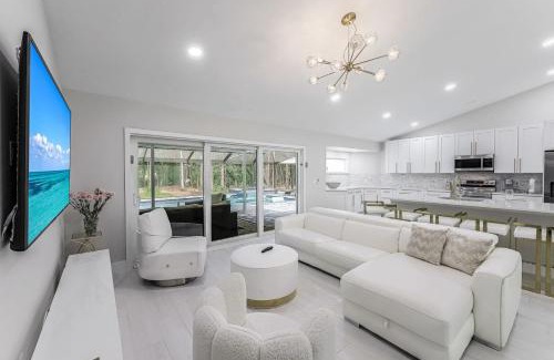 Central Naples Villa | Private Home with Pool, Hot Tub & 2 Pickleball Courts