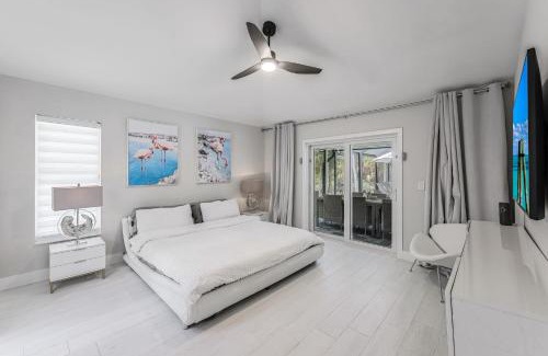 Central Naples Villa | Private Home with Pool, Hot Tub & 2 Pickleball Courts