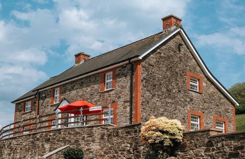 Brecon House | Inviting 5-Bed House With Hot Tub Near Brecon Mountains