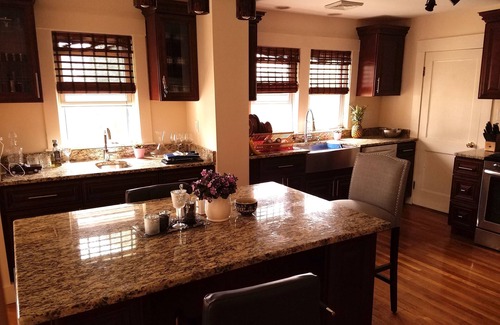 Watertown House | Elegant Boston Getaway - Pet Friendly & Family-Oriented