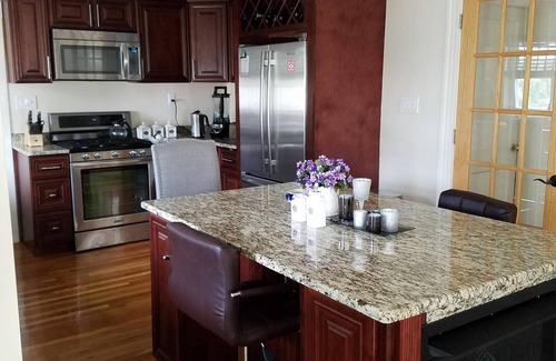 Watertown House | Elegant Boston Getaway - Pet Friendly & Family-Oriented