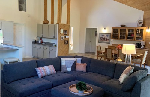 Flagstaff House | Top-Rated Flagstaff Grand Canyon House with Golf Views