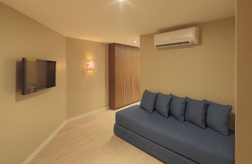 Pina Apartment | Elegant High-Floor Flat with Ocean View at Boa Viagem